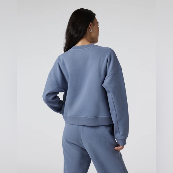 NWT Vuori Restore Crewneck - Picture 2 of 4